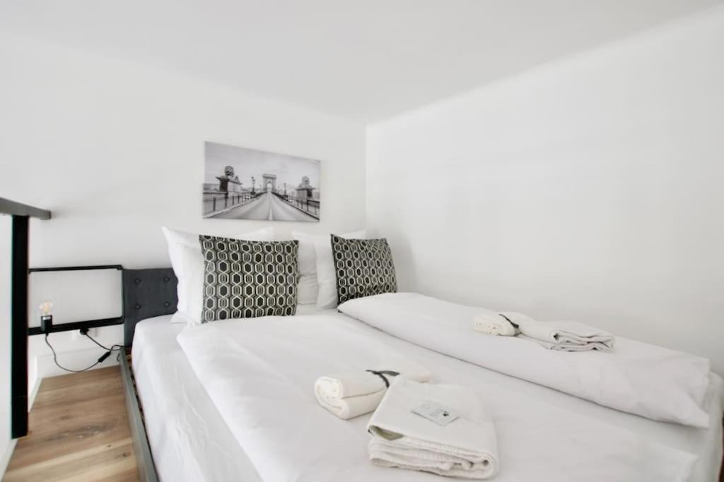 Premium Apartment By Hi5- Brody Street Budapest Eksteriør billede