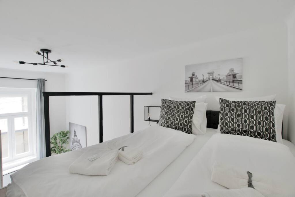 Premium Apartment By Hi5- Brody Street Budapest Eksteriør billede