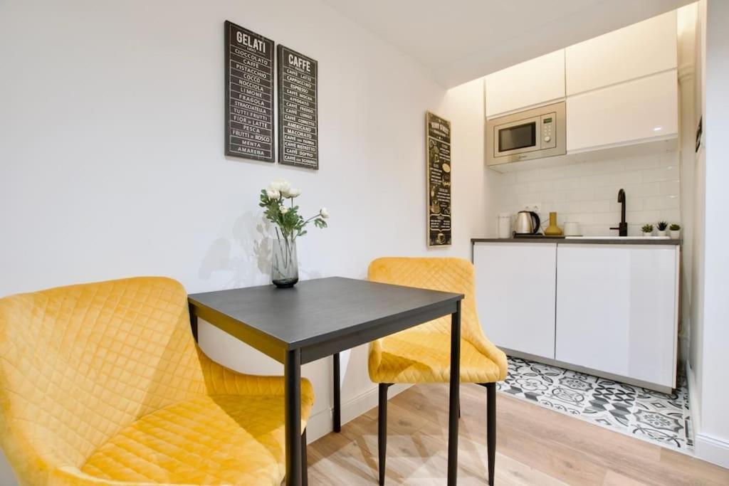 Premium Apartment By Hi5- Brody Street Budapest Eksteriør billede