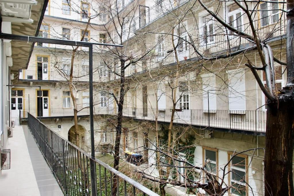 Premium Apartment By Hi5- Brody Street Budapest Eksteriør billede
